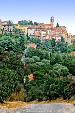 Village perch&eacute; de CHATEAUNEUF-DE-GRASSE ( 06 Alpes Maritimes )