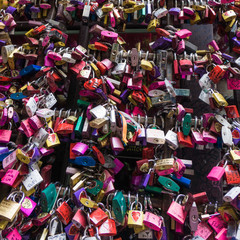 many colored locks of love in the gate of the House of Romeo and
