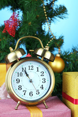 Alarm clock with Christmas tree and presents