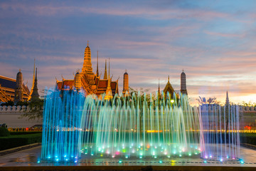 Fountain night light of landmark of Sanam Luang, Bangkok, Thaila