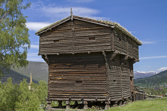Stabbur im Beverdalen bei Lom