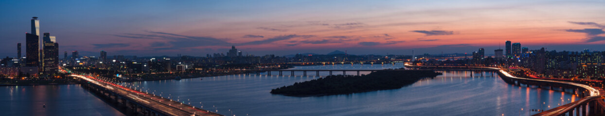 Obraz premium Zachód słońca w Seulu