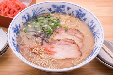 豚骨ラーメン