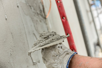 Hauswand verputzen