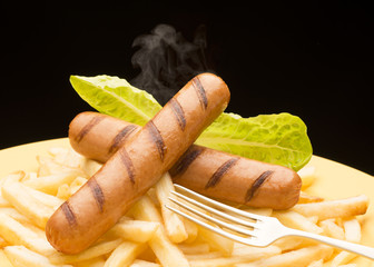 frankfurter and chips