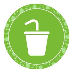 Gobelet de boisson dans un panneau vert