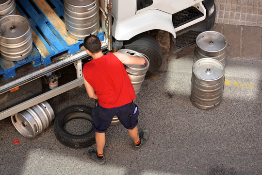 repartidor de barriles de cerveza