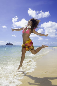 polynesian beauty at the beach