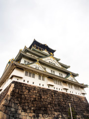 Obraz premium Osaka castle with cloudy sky, Osaka, Japan
