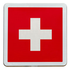 drapeau suisse sur panneau de signalisation