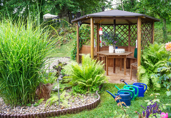 Gartenpavillon am Teich