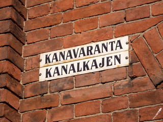 Fototapeta na wymiar Straßenschild Kanalkajen in Helsinki