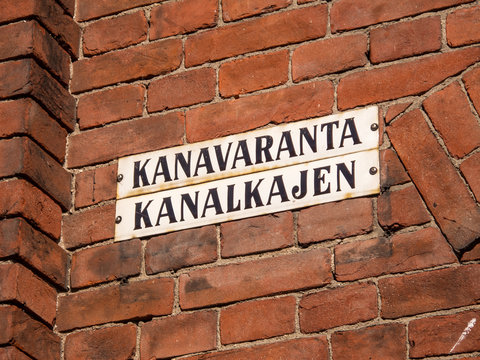 Stra&szlig;enschild Kanalkajen in Helsinki