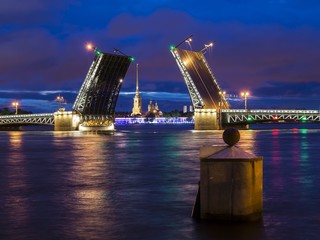 Fototapeta na wymiar Palace Bridge in St. Petersburg, Russia