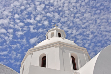 weiße kirche auf santorin, griechenland