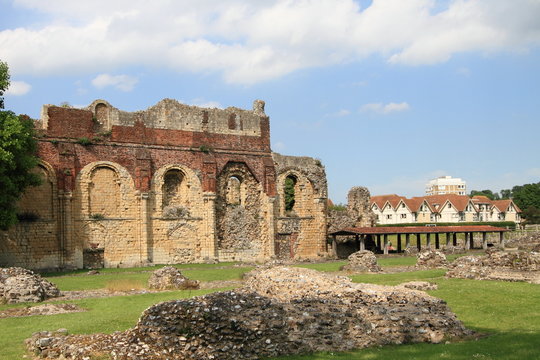  Ancient ruins of Canterbury Abbey 