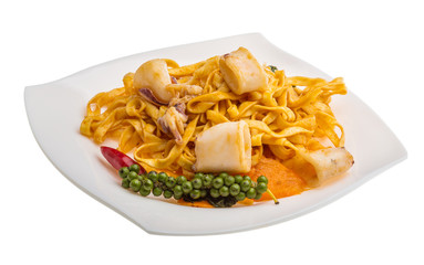 Fried noodles with calamari