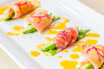 Sashimi avocado japanese food