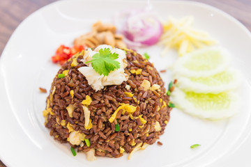 Fried rice with curry crab