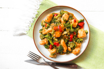 Chicken breasts in soy sauce and stir-fry vegetables