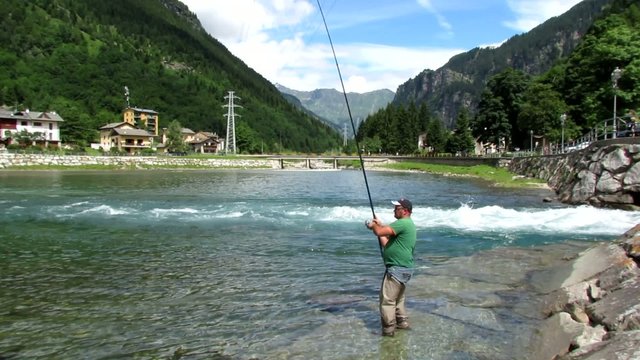 pescatore sul lago