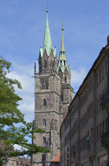 Obraz premium Fassaden i.d.Königstrasse mit Lorenzkirche, Nürnberg