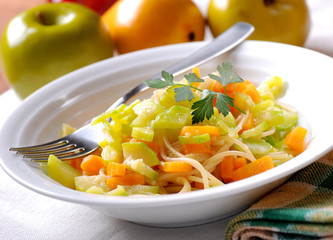 spaghetti con zucchini e carote