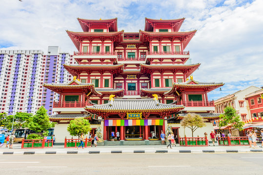 Buddha tooth temple in singapore