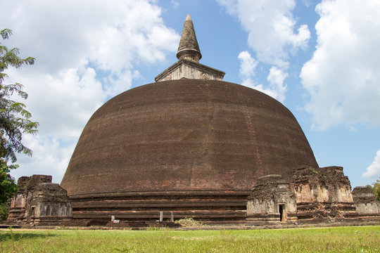 Rankoth Vihara stupa, Polonnaruwa, Sri Lanka
