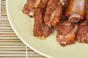 Fried spareribs with garlic pepper