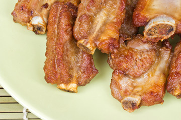Fried spareribs with garlic pepper