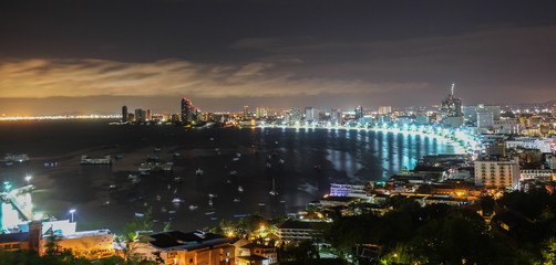 Naklejka premium Pattaya City and Sea at twilight time, Thailand