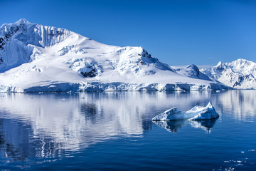 Antarctica Landscape-7 - obrazy, fototapety, plakaty