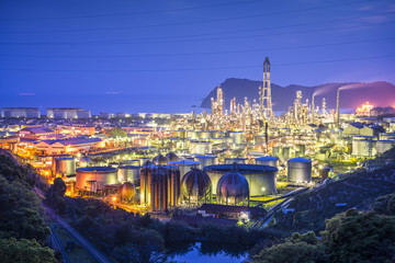 Obraz premium Oil Refineries