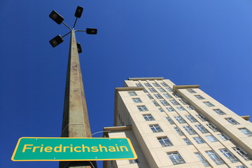 Willkommen in Berlin-Friedrichshain (Strausberger Platz)