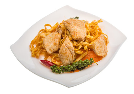 Fried noodles with chicken