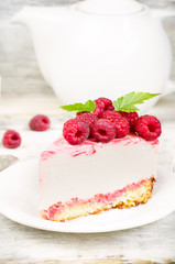 cheesecake with raspberries