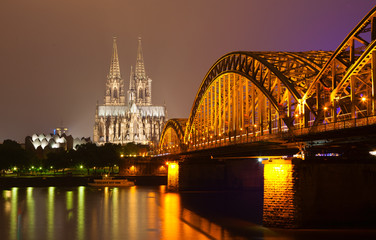 Fototapeta premium Cologne at night