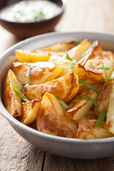 baked potato wedges with yogurt dip