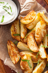 baked potato wedges with yogurt dip