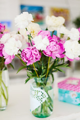Obraz na płótnie Canvas Pink and white flowers