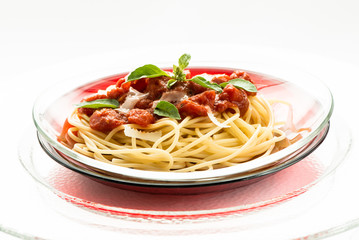 Spaghetti mit Tomatensauce und Parmesan