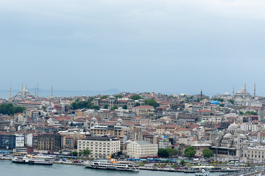 Istanbul cityscape © Alex Shadrin