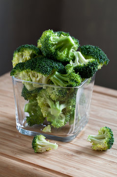 green broccoli in glass bowl