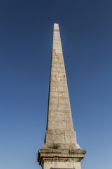 Obraz premium Obélisque du château de Valbelle à Tourves