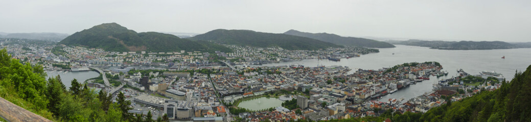 Fototapeta na wymiar Bergen Panoramic