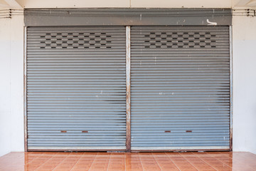 Rolling steel shutter door