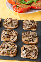 Crostini ai funghi porcini