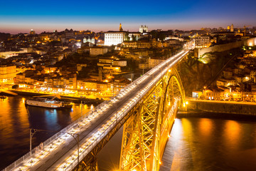 Fototapeta na wymiar Dom Luiz bridge Porto