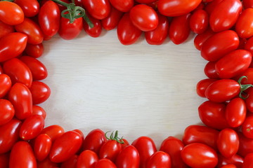 Cornice di pomodori